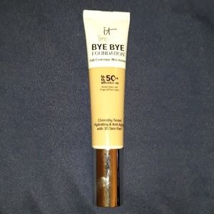 It cosmetics bye bye foundation light